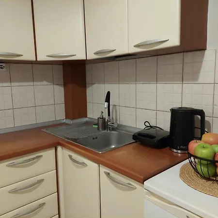 Ourania's Kastoria * Mavrokhorion