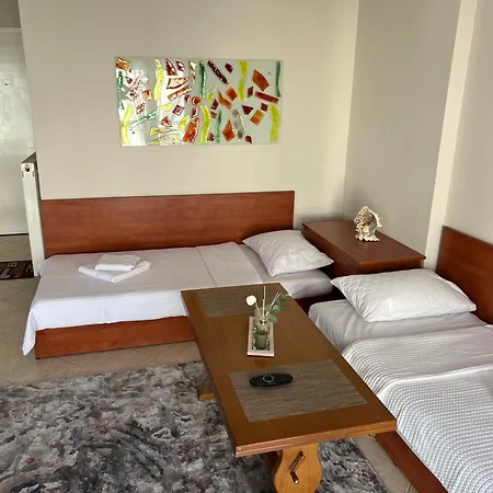 Ourania's Kastoria * Mavrokhorion