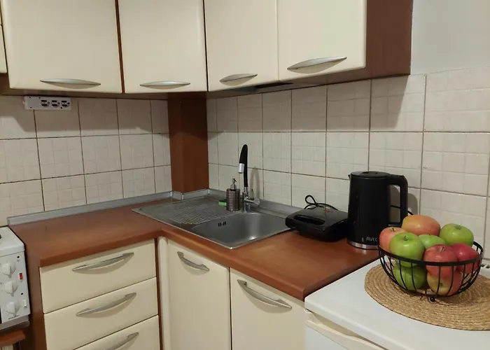 Ourania's Kastoria * Mavrokhorion